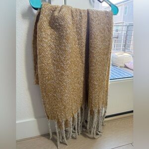 Source Unknown Mustard and Cream Scarf